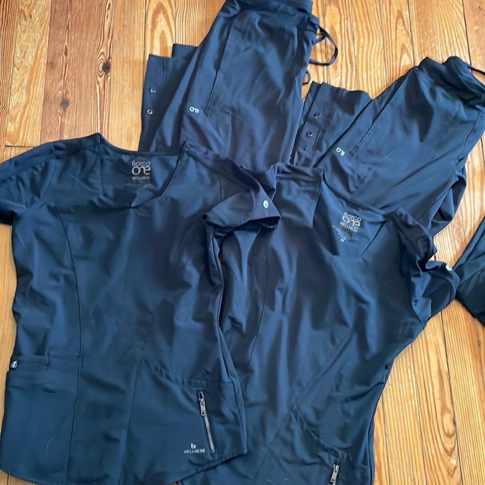 Barco one scrubs sets